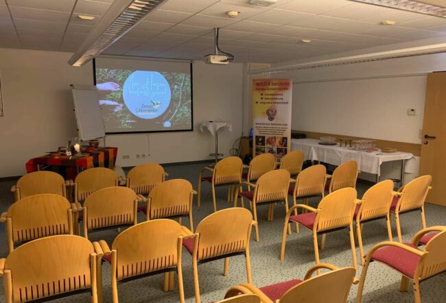 Kopie von Kopie von Kopie von Kopie von Kopie von Kopie von Kopie von Kopie von Kopie von Kopie von Kopie von Gelb Text Überlagerung Zitat Natur Facebook-Post